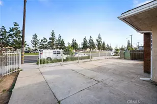 11825 S Vermont Ave, Los Angeles, CA 90044 - Photo 4