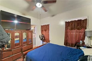 608 W 52nd, Los Angeles, CA 90037 - Photo 42