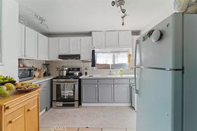 608 W 52nd, Los Angeles, CA 90037 - Photo 52