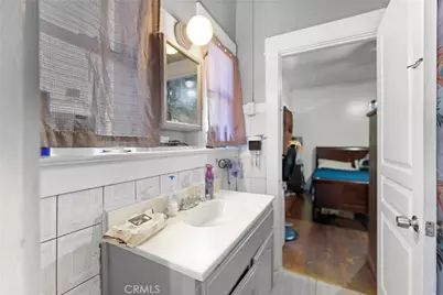 608 W 52nd, Los Angeles, CA 90037 - Photo 46