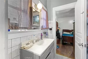 608 W 52nd, Los Angeles, CA 90037 - Photo 46