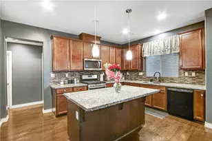 17582 Comfrey, San Bernardino, CA 92407 - Photo 2