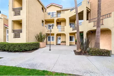 16912 Sims Lane #103, Huntington Beach, CA 92649 - Photo 2