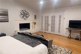 2019 Valencia, Santa Ana, CA 92706 - Photo 16