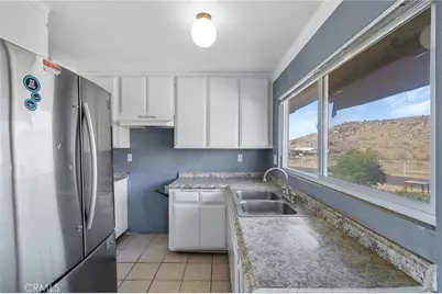 15975 Serrano, Apple Valley, CA 92307 - Photo 12