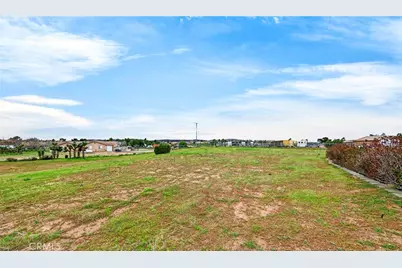 5635 Hollister, Phelan, CA 92371 - Photo 58