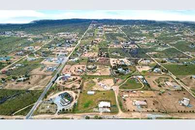 5635 Hollister, Phelan, CA 92371 - Photo 8