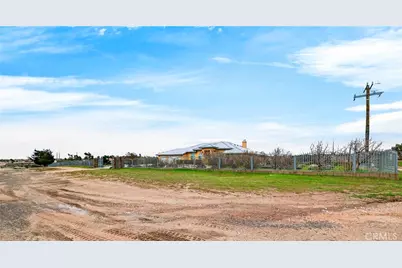 5635 Hollister, Phelan, CA 92371 - Photo 50