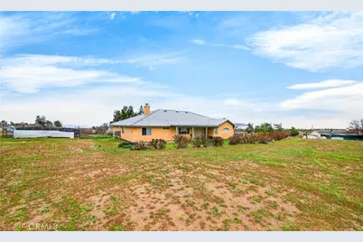 5635 Hollister, Phelan, CA 92371 - Photo 60