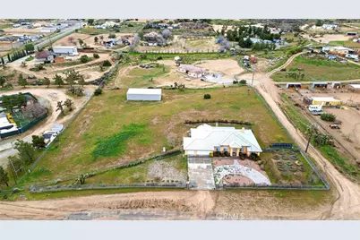 5635 Hollister, Phelan, CA 92371 - Photo 2