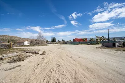 56160 Buena Vista Drive, Yucca Valley, CA 92284 - Photo 14