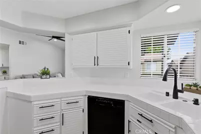 8070 E Oak Ridge Circle, Anaheim Hills, CA 92808 - Photo 10