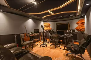 3310 Bennett Dr, Los Angeles, CA 90068 - Photo 34