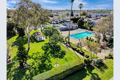 10210 Holburn, Huntington Beach, CA 92646 - Photo 14