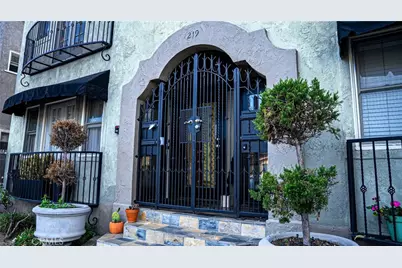 219 Redondo Avenue, Long Beach, CA 90803 - Photo 2
