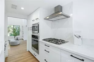 11601 Montana Ave, Los Angeles, CA 90049 - Photo 12