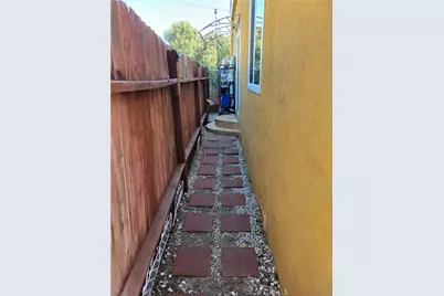 611 N Burris, Compton, CA 90221 - Photo 6