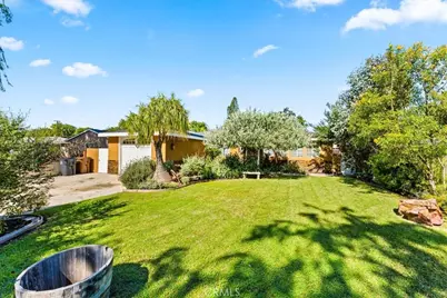 2009 W Oak, Fullerton, CA 92833 - Photo 2