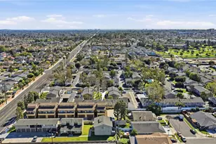 17601 Newland, Huntington Beach, CA 92647 - Photo 34