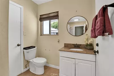 2550 W Rowland Avenue, Anaheim, CA 92804 - Photo 12