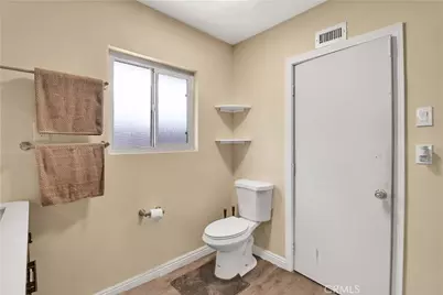 2550 W Rowland Avenue, Anaheim, CA 92804 - Photo 28