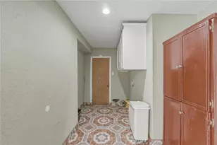 540 W 93rd, Los Angeles, CA 90044 - Photo 20