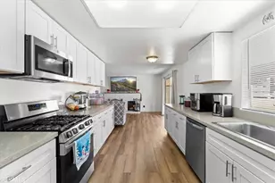 14314 Chantry Dr, Moreno Valley, CA 92553 - Photo 16