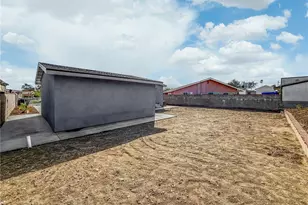 17748 Owen St, Fontana, CA 92335 - Photo 10