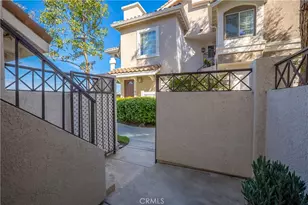 8047 E Sandstone Dr, Anaheim Hills, CA 92808 - Photo 12