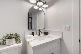 1450 W 35th Pl, Los Angeles, CA 90018 - Photo 16