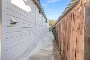 1450 W 35th Pl, Los Angeles, CA 90018 - Photo 44