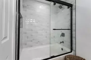 1450 W 35th Pl, Los Angeles, CA 90018 - Photo 28