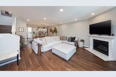 14101 Dickens Street #9, Sherman Oaks, CA 91423 - Photo 2