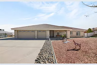 7841 Corona, Hesperia, CA 92345 - Photo 1