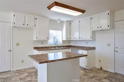 19124 Glenwood Avenue, Riverside, CA 92508 - Photo 10