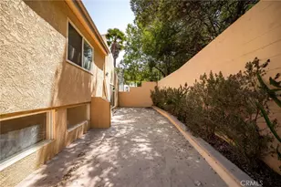 3751 Prestwick, Los Angeles, CA 90027 - Photo 52