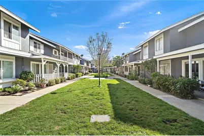 2404 Niagara, Costa Mesa, CA 92626 - Photo 2