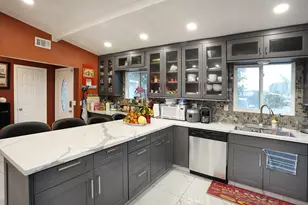 9802 Chanticleer, Anaheim, CA 92804 - Photo 10