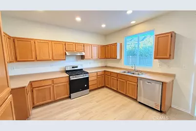 15664 Kadota, Victorville, CA 92395 - Photo 10