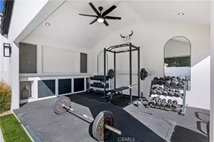 22269 Avenue San Luis, Woodland Hills, CA 91364 - Photo 16