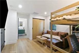 22269 Avenue San Luis, Woodland Hills, CA 91364 - Photo 24