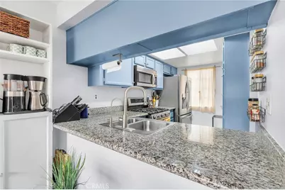 2410 W Orangethorpe #6, Fullerton, CA 92833 - Photo 12