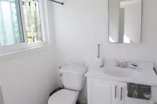 1001 E Grant St, Santa Ana, CA 92701 - Photo 8