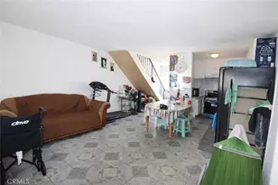 1001 E Grant St, Santa Ana, CA 92701 - Photo 4