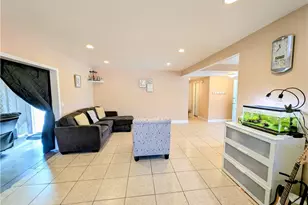 1019 S Shawnee Dr, Santa Ana, CA 92704 - Photo 4