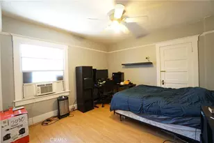 1323 W 41st, Los Angeles, CA 90037 - Photo 20