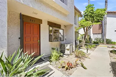 205 Oahu Way, Placentia, CA 92870 - Photo 2