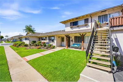 16732 Bartlett Lane, Huntington Beach, CA 92647 - Photo 4