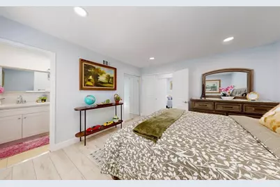 17891 Caledonia Cir, Huntington Beach, CA 92647 - Photo 12