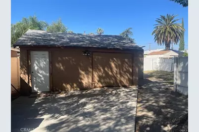 1064 Acacia Avenue, San Bernardino, CA 92410 - Photo 8